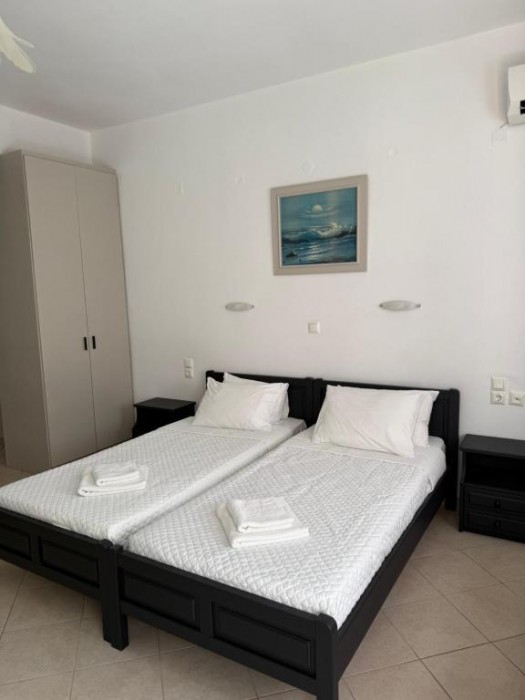 SIFAKIS HOUSE 15/65