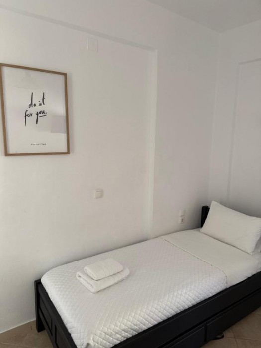 SIFAKIS HOUSE 23/65