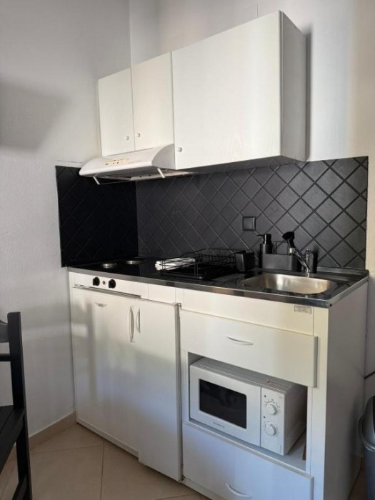 SIFAKIS HOUSE 27/65