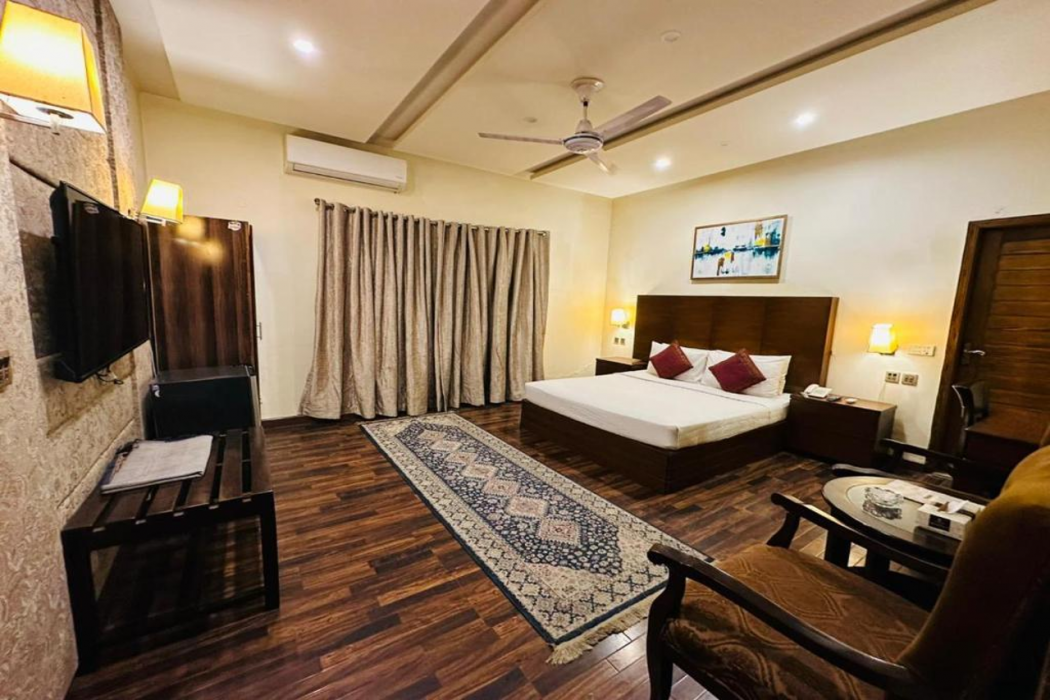 Shelton’s Rezidor Lahore 20/51