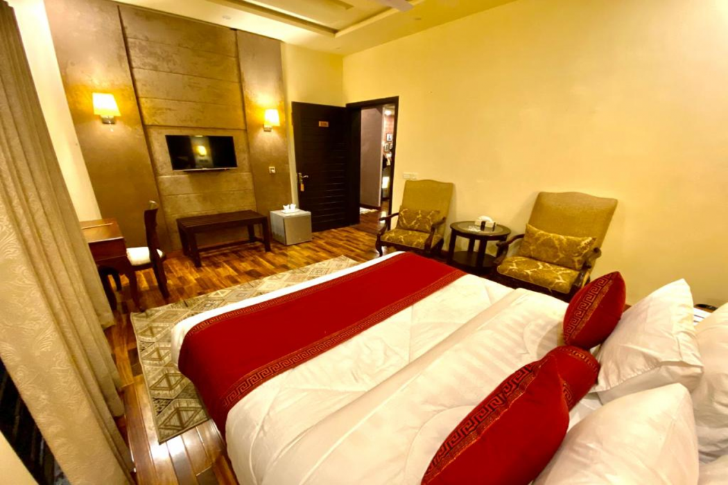 Shelton’s Rezidor Lahore 17/51