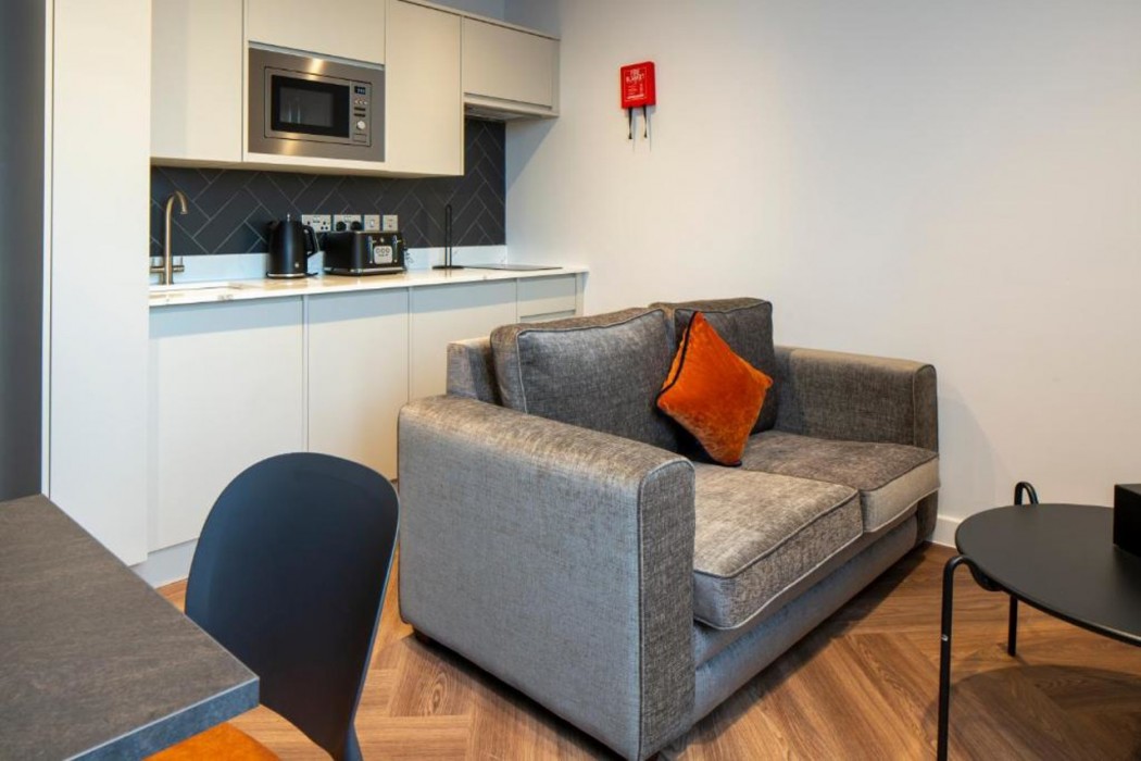 Station Suites 14/40