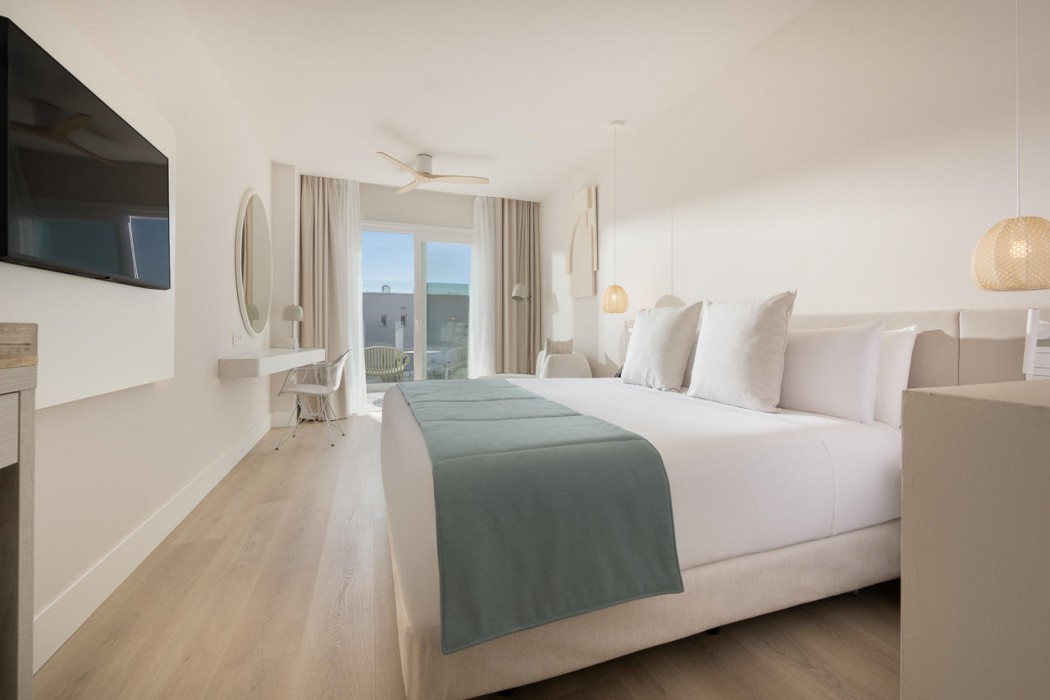 Amare Beach Hotel Sancti Petri 59/111