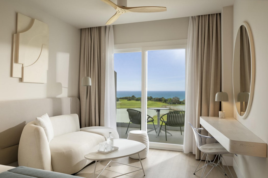 Amare Beach Hotel Sancti Petri 39/111