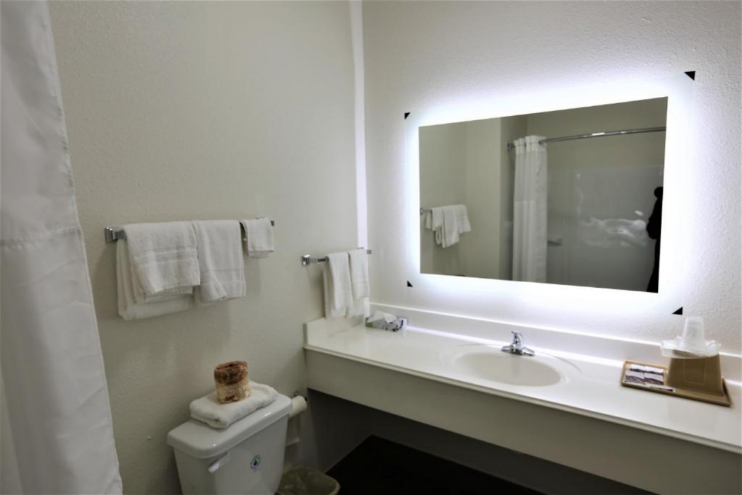 Hotel O Executive Inn & Suites Cuero Hwy 87 7/31