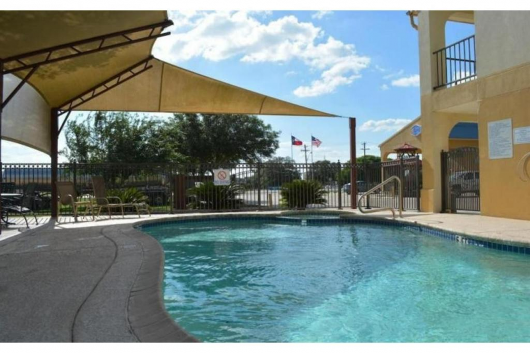 Hotel O Executive Inn & Suites Cuero Hwy 87 14/31