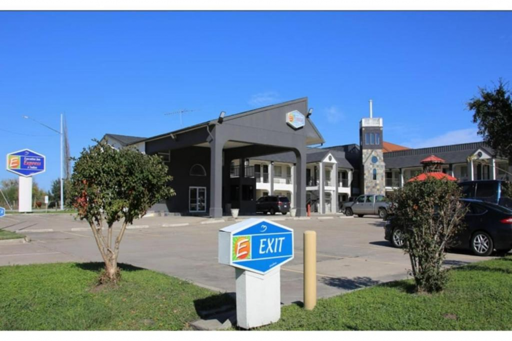Hotel O Executive Inn & Suites Cuero Hwy 87 in CUERO - TX