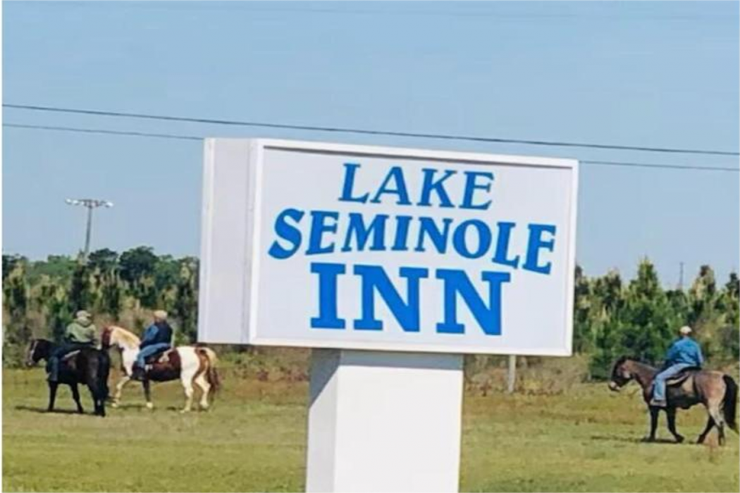 Lake Seminole Inn By Belvilla Marianna Hwy 90 image