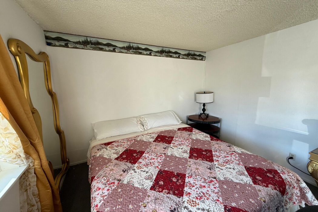 Columbia Inn Motel CA 49 16/47