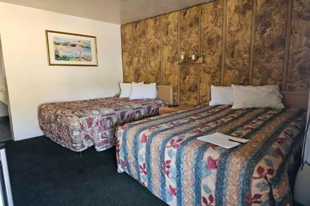 Discovery Inn Vallejo I 80 Near Napa CA 9/32