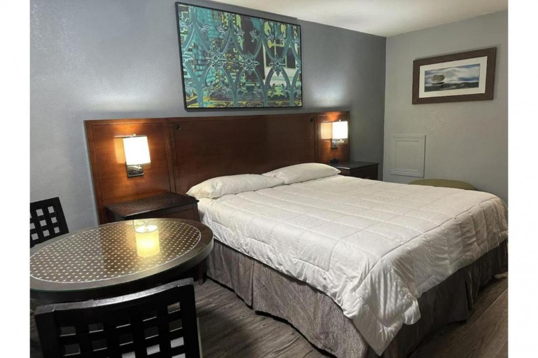 Room at Courtland Inn By Townhouse Franklin VA US 58, Courtland