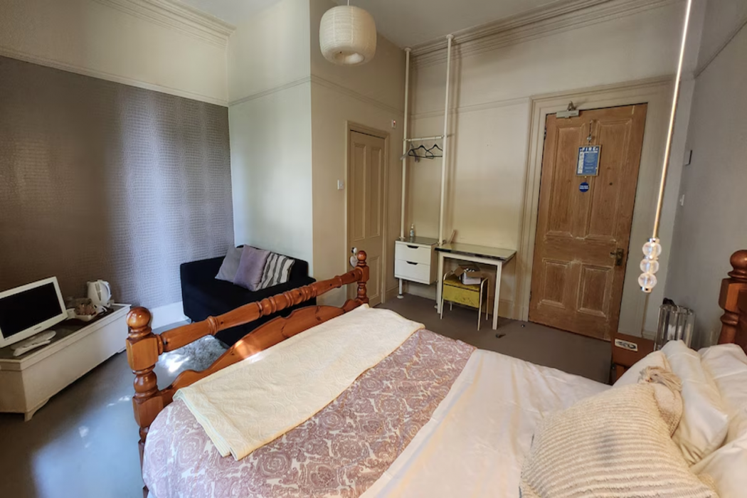 OYO Cornerstone Manor Hotel 34/75
