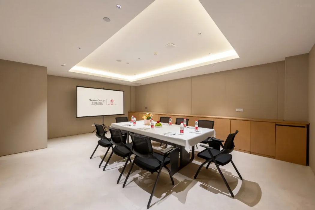 Jifeng International Hotel (Songjiazhuang Metro Station Branch) 22/26