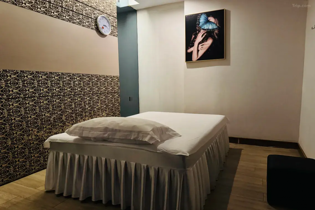 ECHIC HL (Guangzhou Zhujiang New Town Huashi Metro Station Branch) 15/25
