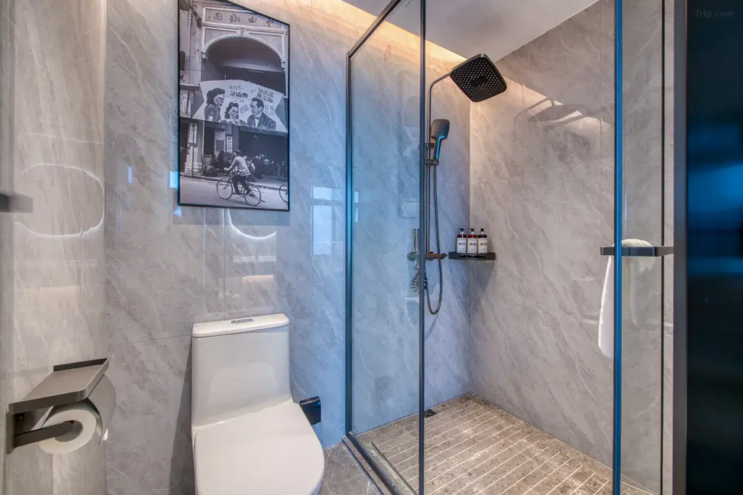 REZEN LONGHH Hotel (Guangzhou Taikoo Cangshayuan Subway Station) 9/10