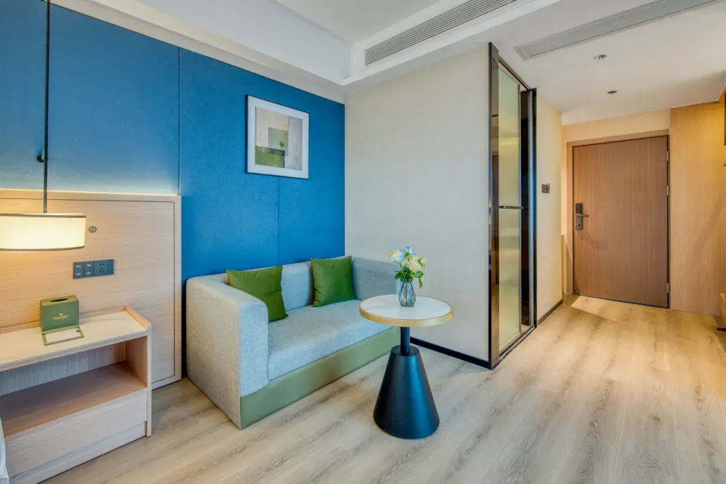 REZEN LONGHH Hotel (Guangzhou Taikoo Cangshayuan Subway Station) 8/10