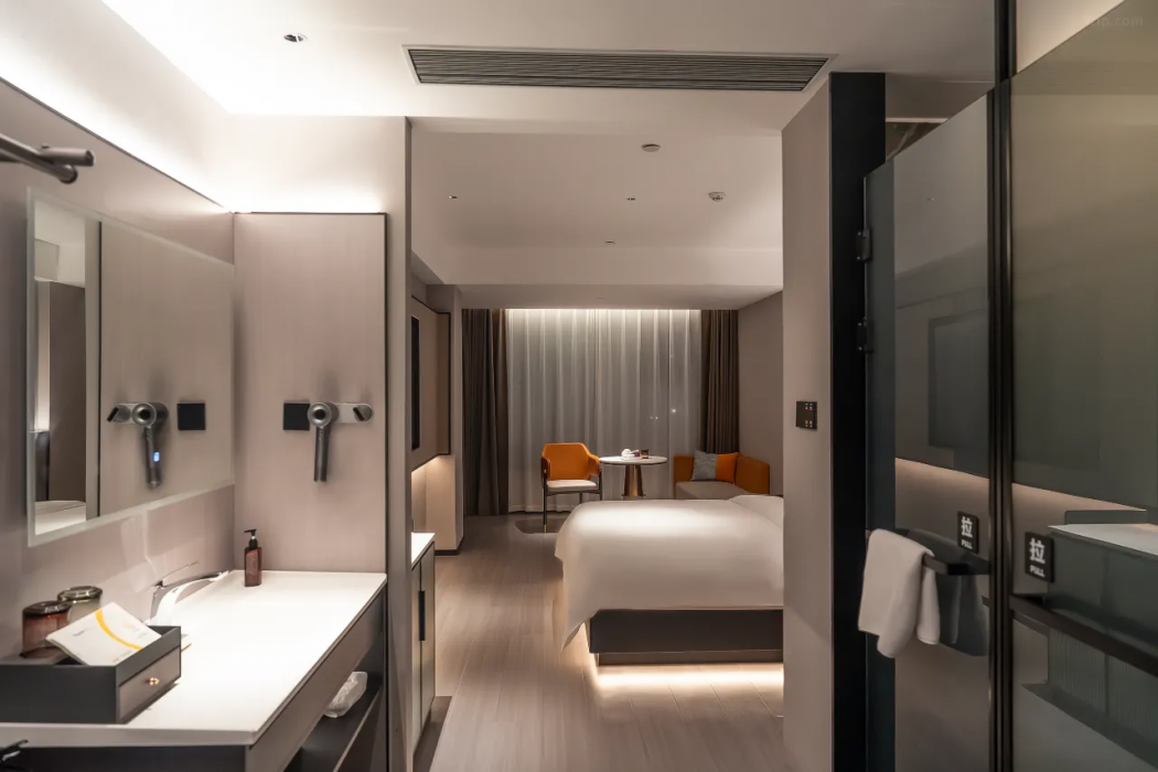 Rezen Dong Hotel (Guangzhou Jingxi Nanfang Hospital Tonghe Subway Station Branch) 12/52