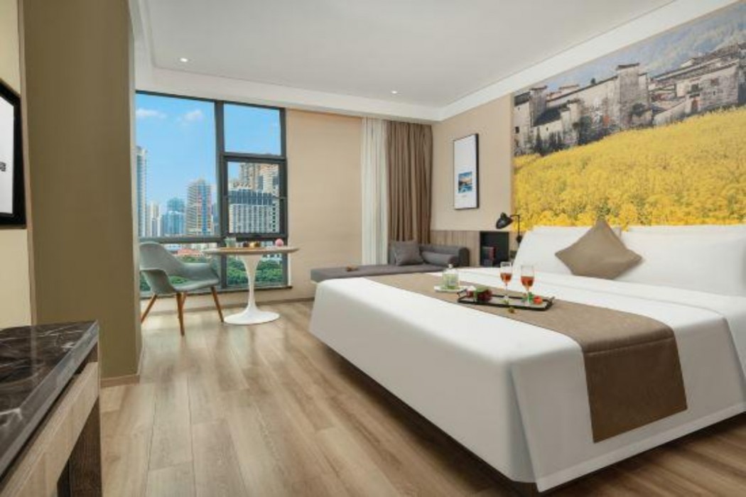 ECHIC HL (Shenzhen East Railway Station Buji Metro Station Branch) 7/11
