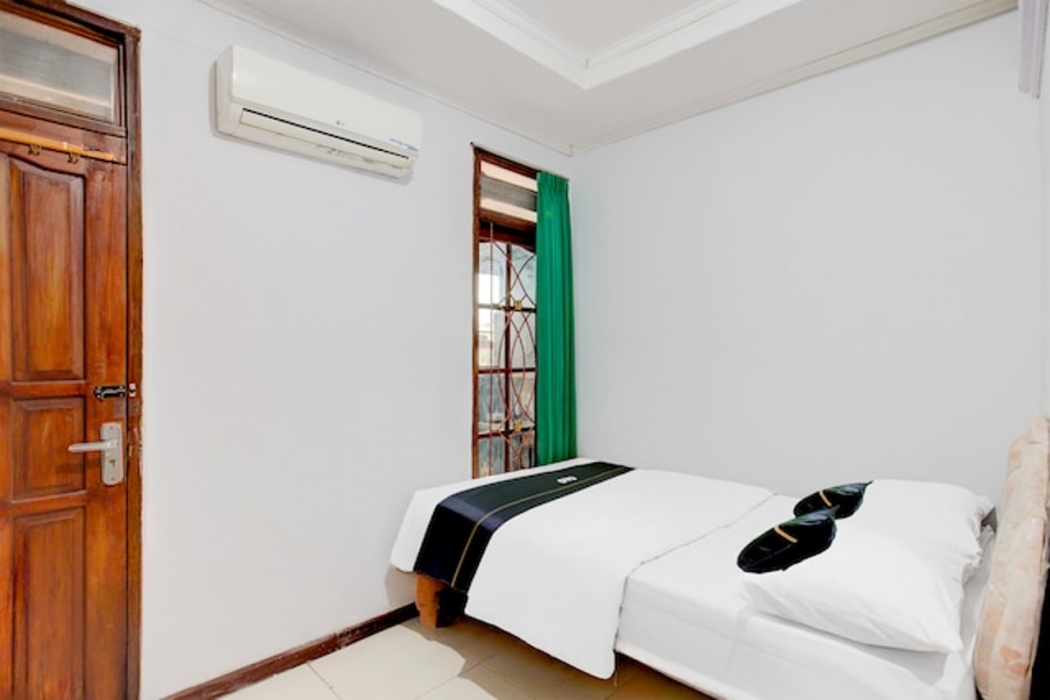 Hotel O Balikpapan near Taman Beruang Madu formerly Palm Cafe Inn 11/34
