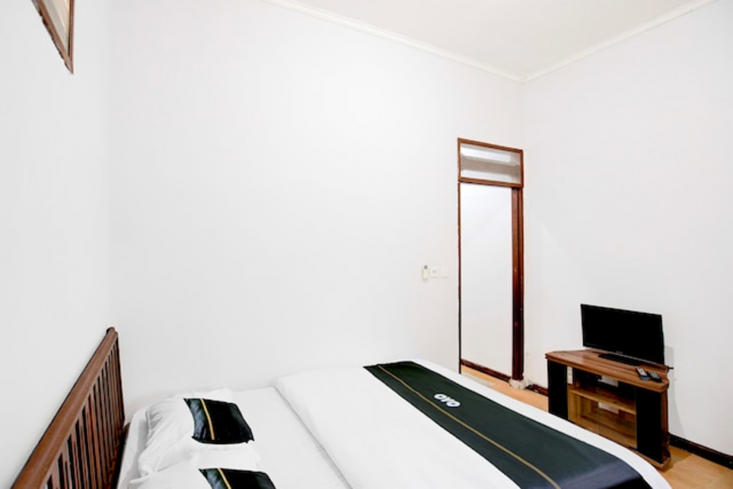 Hotel O Balikpapan near Taman Beruang Madu formerly Palm Cafe Inn 12/34