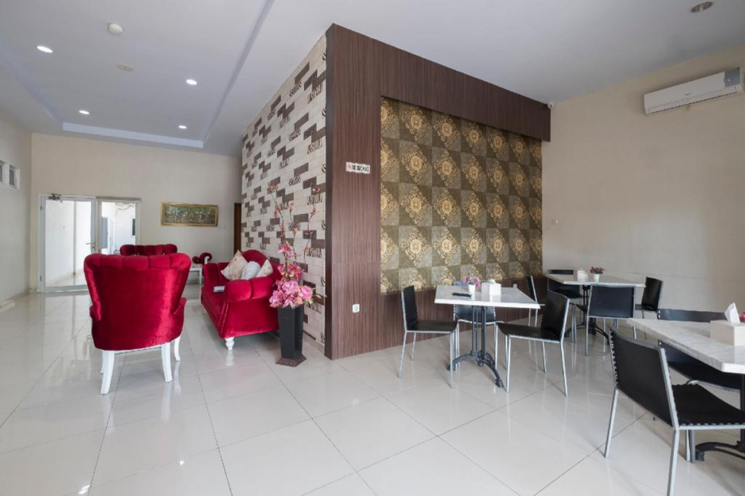 Hotel O Makassar near Pantai Losari formerly Hotel Astra Novilia photo4