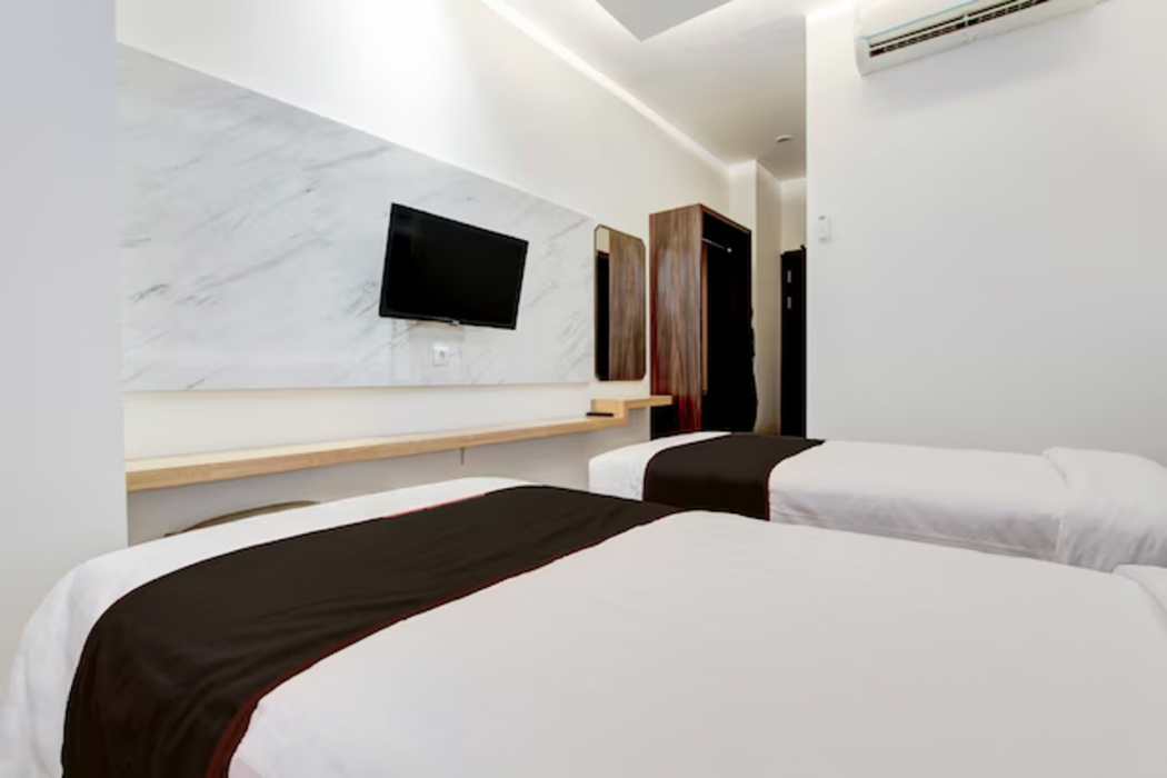 Townhouse OAK Near The Park Mall Semarang Formerly Semarang Boutique Hotel 16/32