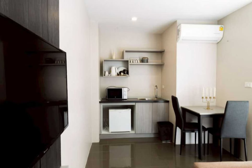 RQ Bangkok Sukhumvit 107 by Collection O 12/31
