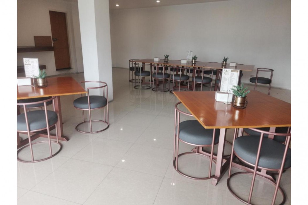 Palette Angeles, Clark International Airport, Formerly Boss Hotel 58/61