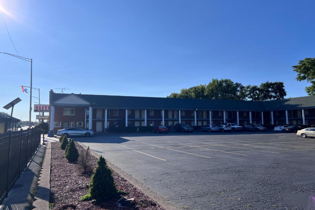 OYO Elite Inn & Suites image