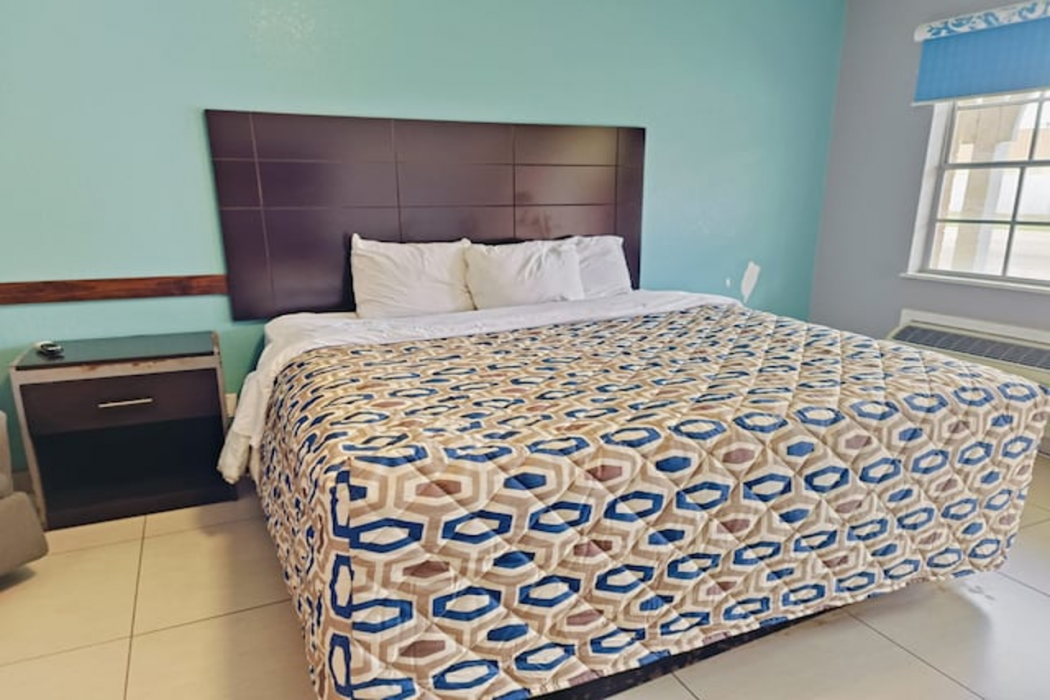 Woodfield Inn & Suites Hotel O, Yoakum TX 111 22/54
