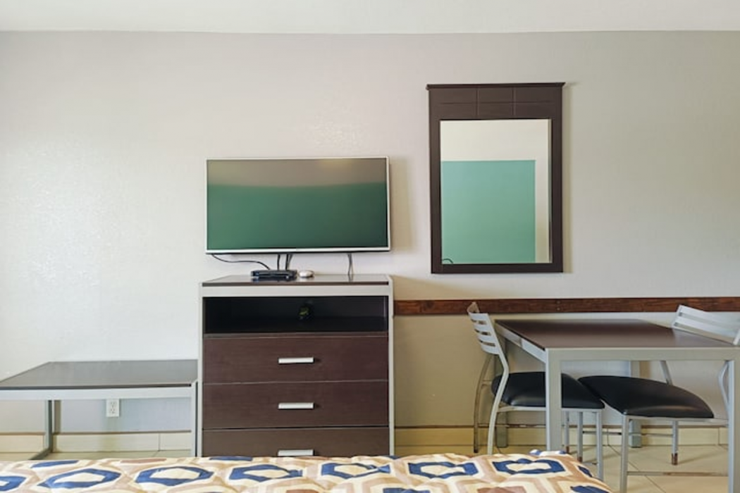 Woodfield Inn & Suites Hotel O, Yoakum TX 111 17/54