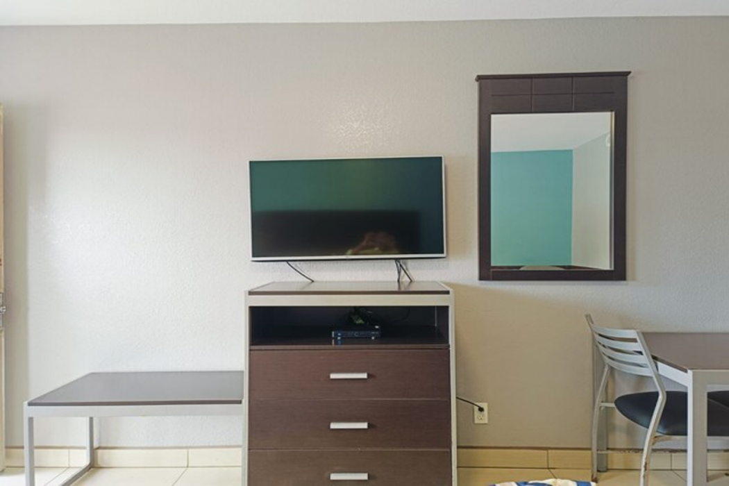 Woodfield Inn & Suites Hotel O, Yoakum TX 111 19/54