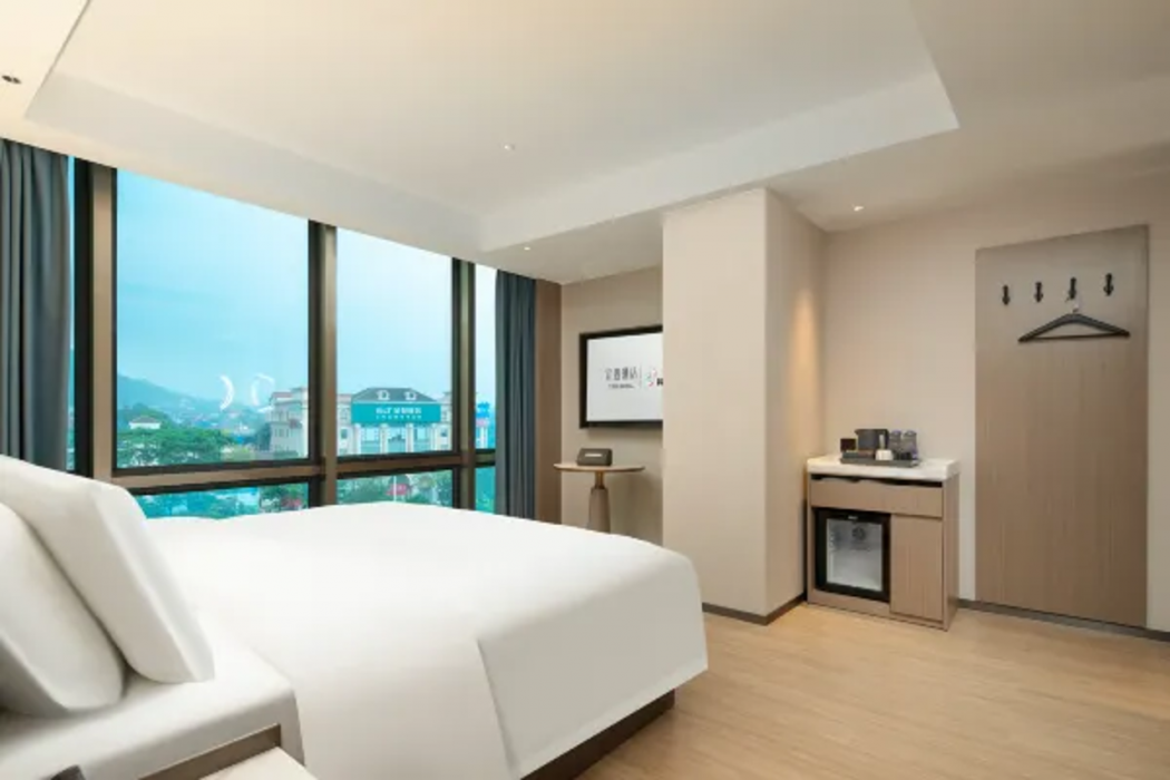 ECHIC HL (Guangzhou Panyu Changlong South Village Wanbo Subway Station Branch) 8/14