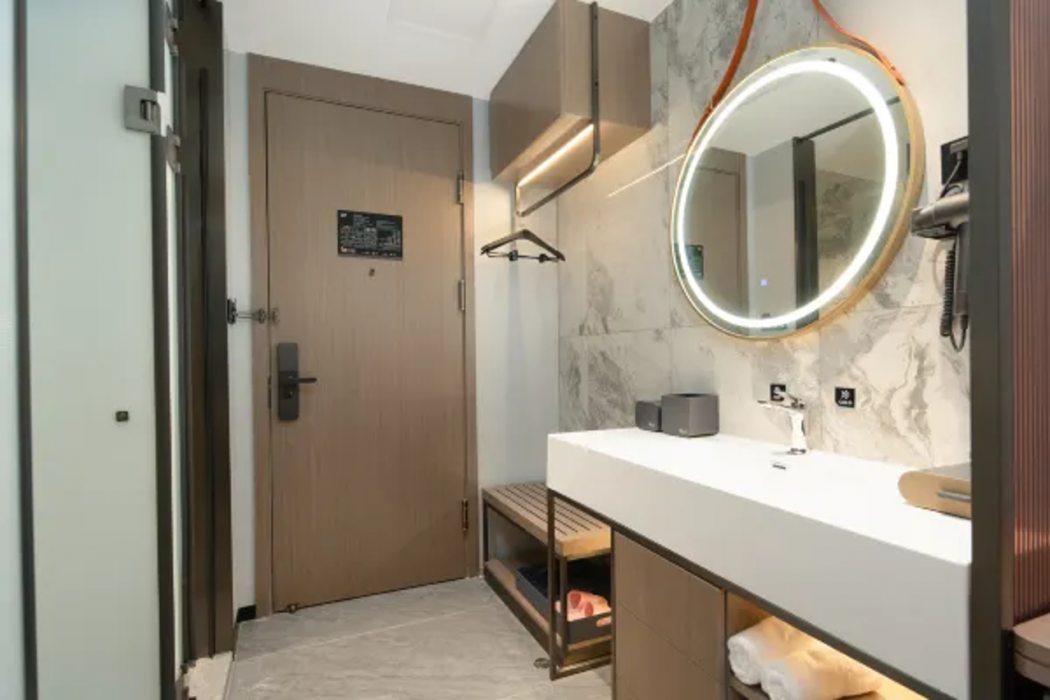 ECHIC HL (Guangzhou Taojin Metro Station Zhengjiahuan City Center Branch) 8/10