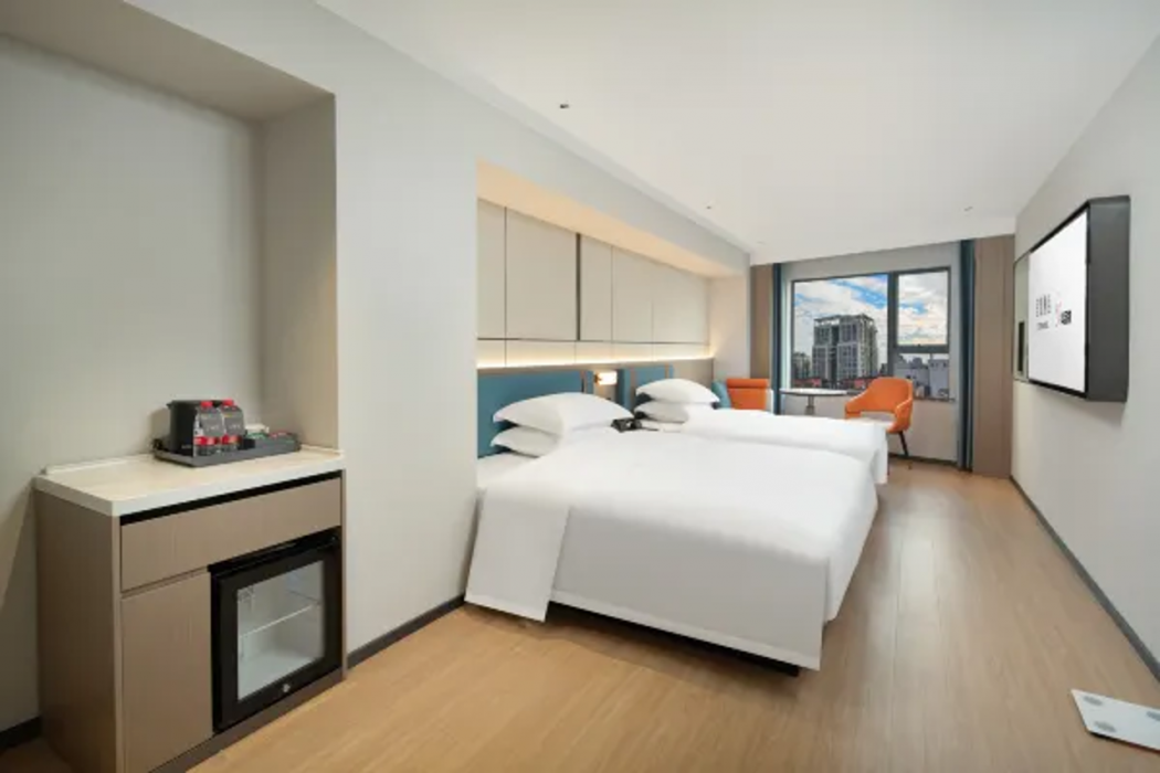 ECHIC Hotel (Guangzhou Beijing Road Pedestrian Street Rainbow Bridge Subway Station) 7/10