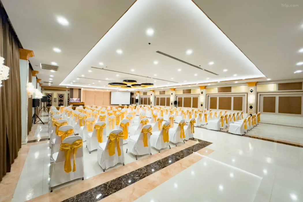 Golden Empire Suvarnabhumi Hotel 23/48