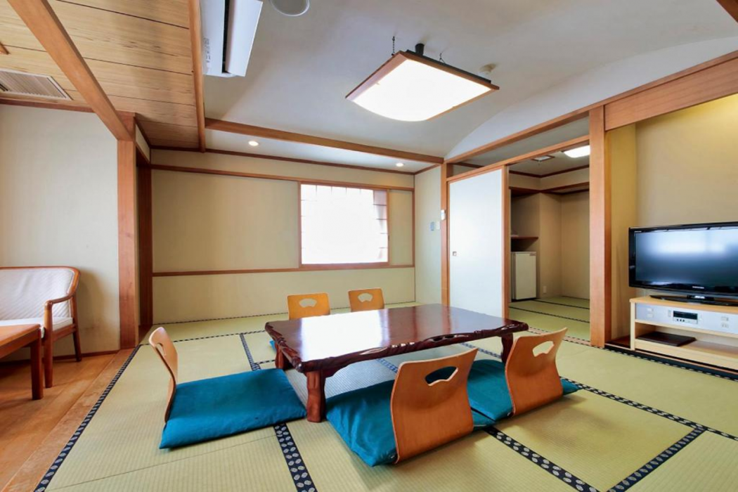 Iwaki Yumoto Onsen Hotel Palm Spring 5/25