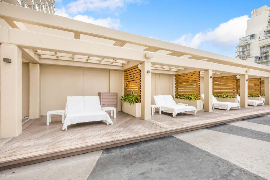 Castle at Ala Moana Hotel 34/59