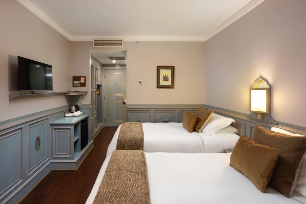 Armada Hotel Old City Hotel 12/75