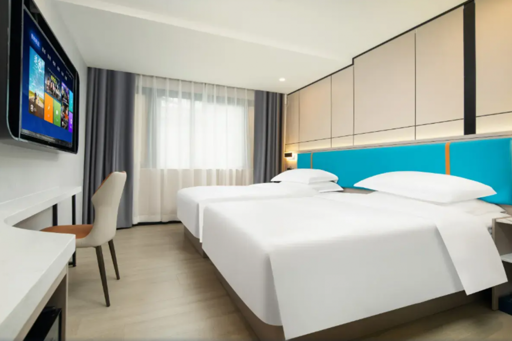 Chengjing Life Hotel (Beijing Happy Valley) 11/21