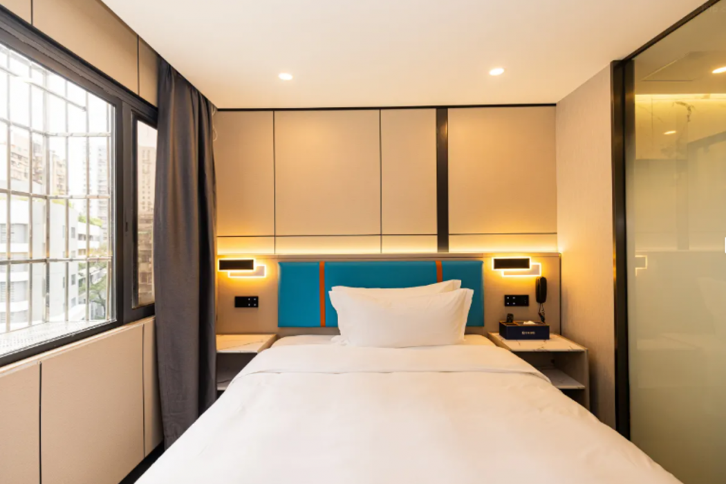 Chengjing Life Hotel (Beijing Happy Valley) 12/21