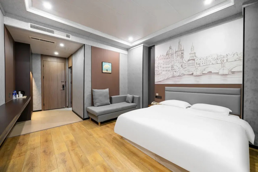 Rezen Select Hotel (Shanghai Caolu Minlei Road Subway Station) 7/15