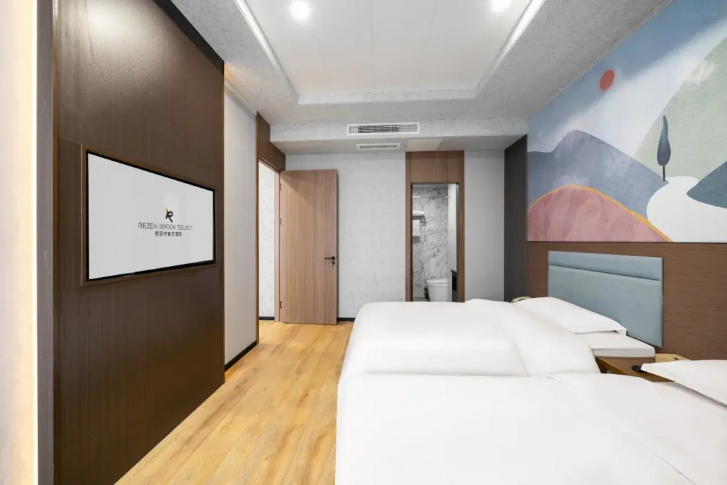 Rezen Select Hotel (Shanghai Caolu Minlei Road Subway Station) 8/15