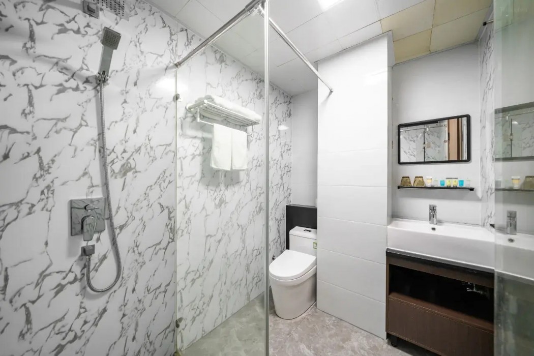 Rezen Select Hotel (Shanghai Caolu Minlei Road Subway Station) 11/15