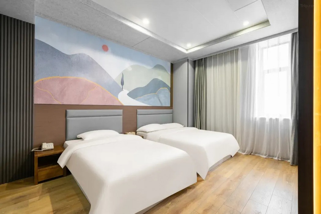 Rezen Select Hotel (Shanghai Caolu Minlei Road Subway Station) 6/15