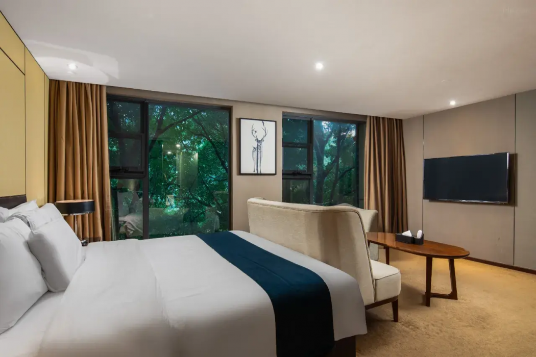 CNHOL RADIENT HOTEL(Shenzhen Bao'an Center Xixiang Branch) 10/15