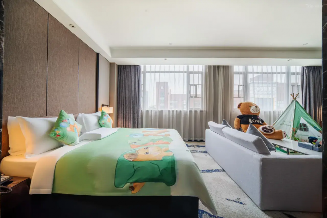 CNHOL Elegant Hotel (Shenzhen Dalang Commercial Center) 6/16