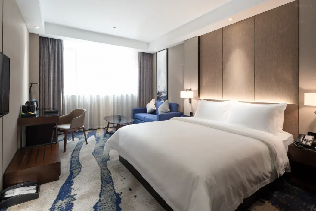 CNHOL Elegant Hotel (Shenzhen Dalang Commercial Center) 11/16
