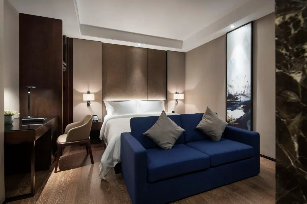 CNHOL Elegant Hotel (Shenzhen Dalang Commercial Center) 12/16
