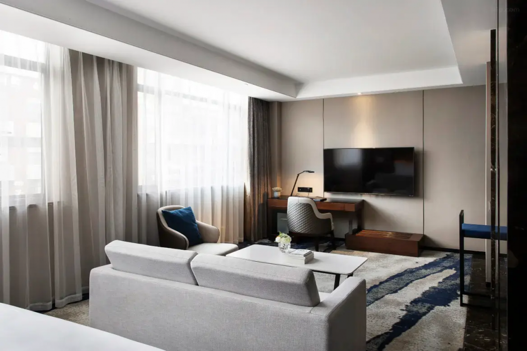 CNHOL Elegant Hotel (Shenzhen Dalang Commercial Center) 10/16